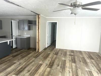 Photo 3 of 13 of home located at 25898 I-30 Frontage Road Bryant, AR 72022