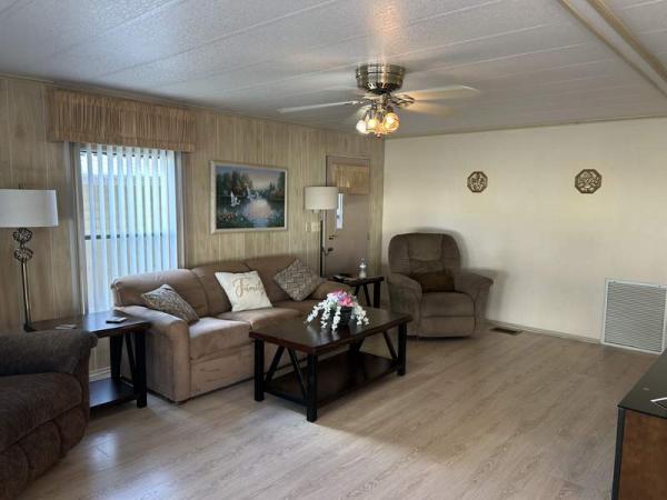 1983 TWIN Manufactured Home