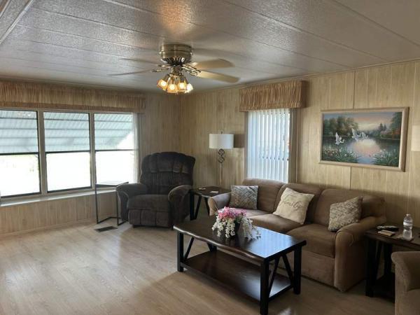 1983 TWIN Manufactured Home