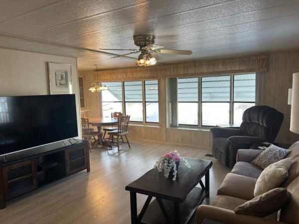 1983 TWIN Manufactured Home
