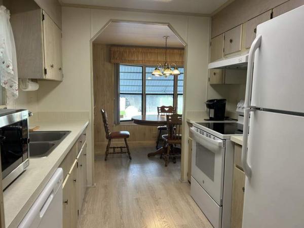 1983 TWIN Manufactured Home