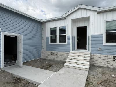 Photo 5 of 11 of home located at 1664 Voyager Drive Sarasota, FL 34234