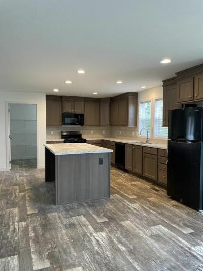 Mobile Home at 10509 Bayonne Crt Lot 60 Fair Haven, MI 48023