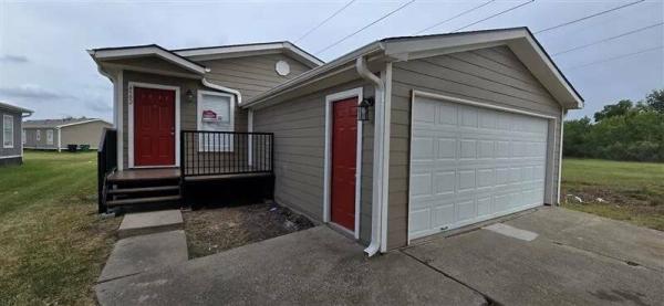 Photo 1 of 2 of home located at 4502 Blue Bonnet Houston, TX 77053