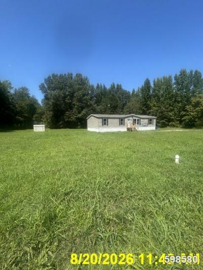 Mobile Home at 320 Alexander St Bradford, TN 38316
