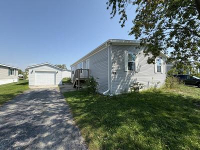 Photo 2 of 16 of home located at 19 Swallow Lane Beecher, IL 60401