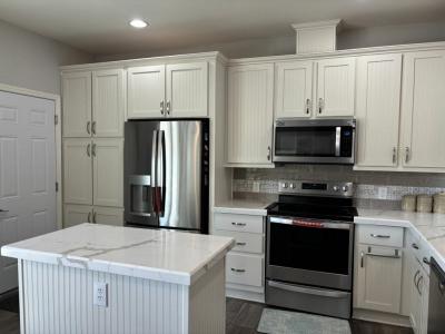 Photo 2 of 20 of home located at 3301 S Goldfield Road Lot 6045 Apache Junction, AZ 85119