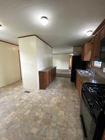 Photo 5 of 12 of home located at 2047 Mcdivitt Ct. #194 Milford, MI 48381