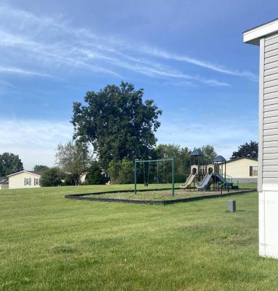 Photo 3 of 14 of home located at 2128 N. Sheeran Dr. #559 Milford, MI 48381