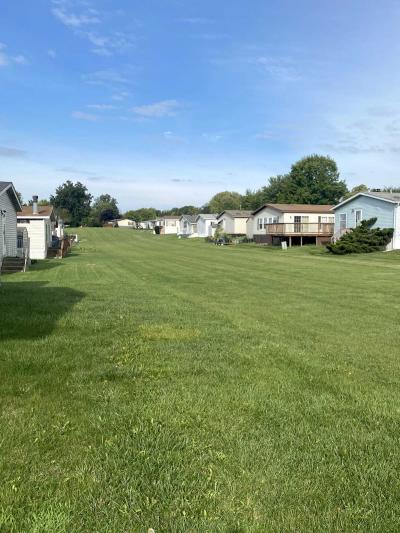 Photo 3 of 12 of home located at 2206 S Sheeran Dr. #581 Milford, MI 48381