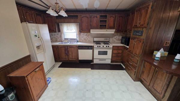 1986 Victorian Manufactured Home