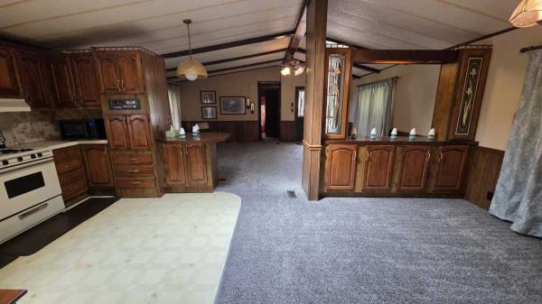 1986 Victorian Manufactured Home