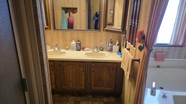 1986 Victorian Manufactured Home