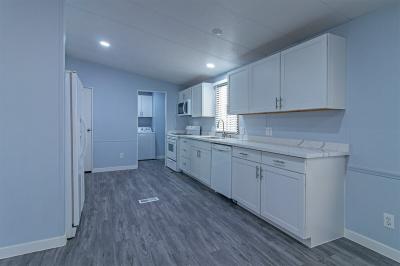 Photo 5 of 22 of home located at 8122 W. Flamingo Rd. Las Vegas, NV 89147