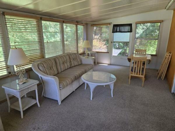 1988 Virginia Homes 228D48T Manufactured Home