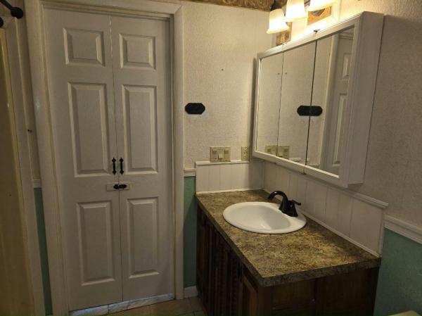 1988 Virginia Homes 228D48T Manufactured Home