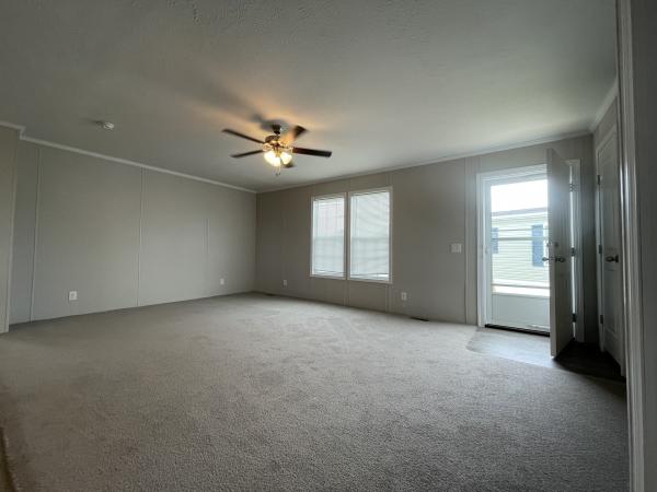 2023 Champion RA2856249 Mobile Home