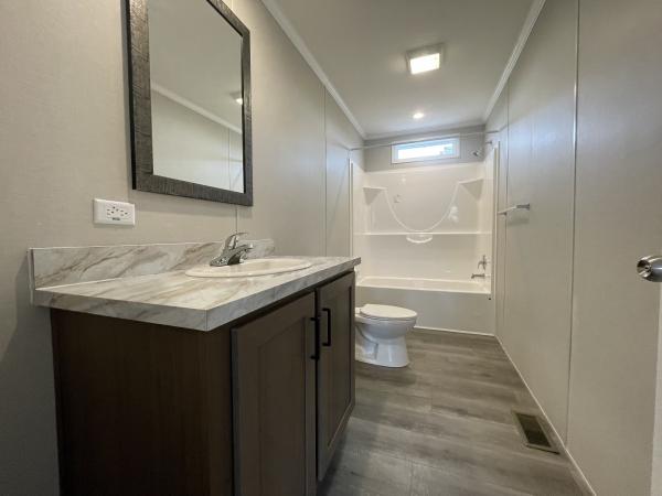 2023 Champion RA2856249 Mobile Home