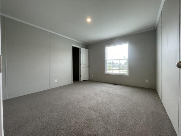 2023 Champion RA2856249 Mobile Home