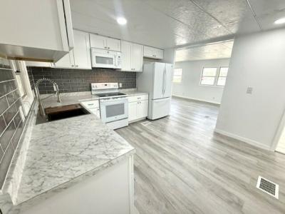 Photo 3 of 18 of home located at 2550 State Rd. 580 #0266 Clearwater, FL 33761