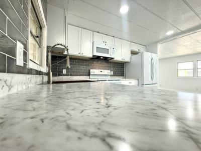 Photo 4 of 18 of home located at 2550 State Rd. 580 #0266 Clearwater, FL 33761