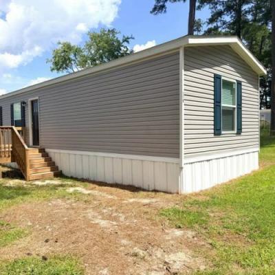 Photo 2 of 22 of home located at 116 Joseph Dr. Raeford, NC 28376