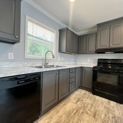 Photo 4 of 24 of home located at 229 Teasley Lane Lavonia, GA 30520