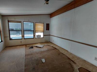 Photo 3 of 6 of home located at 1625 Estate Dr Lakeland, FL 33815