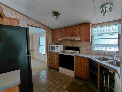 Photo 5 of 6 of home located at 1625 Estate Dr Lakeland, FL 33815