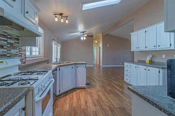 1995 WHC Corp Manufactured Home