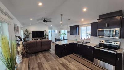 Photo 4 of 18 of home located at 3966 S. Pacific Hwy., #60 Medford, OR 97501