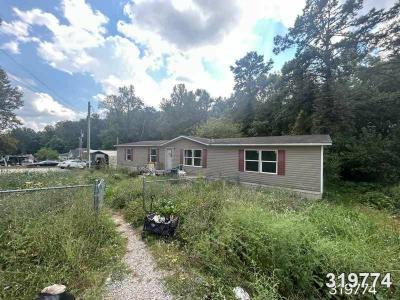 Mobile Home at 1457 Pine Grove School Rd London, KY 40744