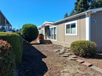 Photo 2 of 12 of home located at 14739 S Quail Grove Cir Oregon City, OR 97045