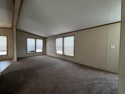 Photo 2 of 12 of home located at 40720 Gasglow Dr Sterling Heights, MI 48310