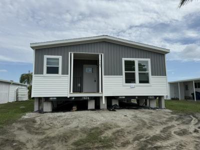 Photo 2 of 8 of home located at 7303 Lakeshore Drive Ellenton, FL 34222
