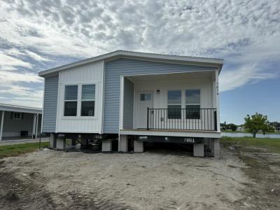 Photo 2 of 8 of home located at 7416 Lakeshore Drive Ellenton, FL 34222