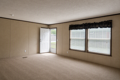 Photo 5 of 6 of home located at 290 S Van Buren Cir Davison, MI 48423