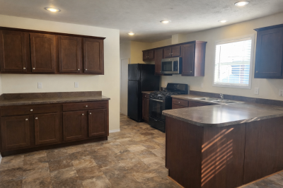 Photo 3 of 4 of home located at 8 Van Buren Cir Davison, MI 48423