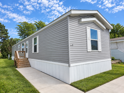 Photo 2 of 17 of home located at 1812 SW 12th #40 Lincoln, NE 68522