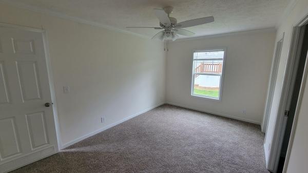 2022 Clayton Homes Inc Community Series Mobile Home