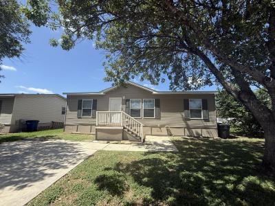 Photo 2 of 13 of home located at 190 Black Hawk Tr New Braunfels, TX 78130
