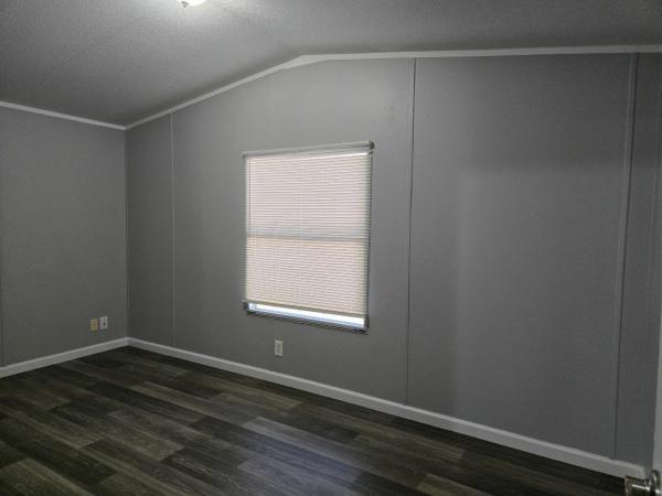2004 Fleetwood Economy Mobile Home