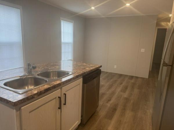 2023 Champion RFN2856907 Mobile Home