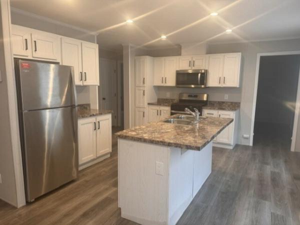 2023 Champion RFN2856907 Mobile Home