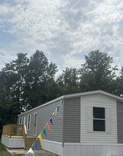 Mobile Home at 3012 Springtime Louisville, KY 40272