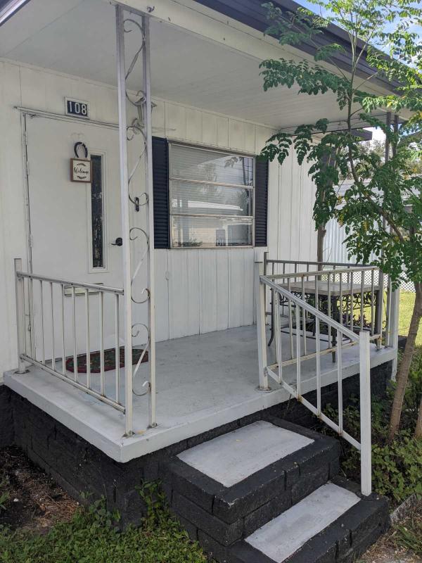 Photo 1 of 2 of home located at 2291 Gulf To Bay Clearwater, FL 33764