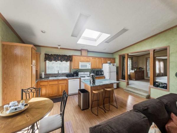 2001 Commander Manufactured Home