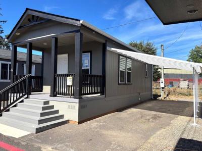 Photo 2 of 14 of home located at 17125 82nd Dr Clackamas, OR 97015