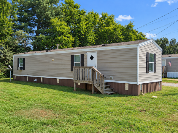 Photo 1 of 2 of home located at Park Plus Dr Columbia, TN 38401