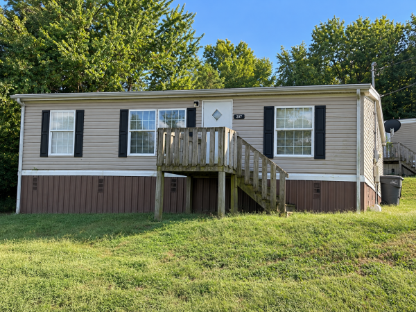 2004  Mobile Home For Sale